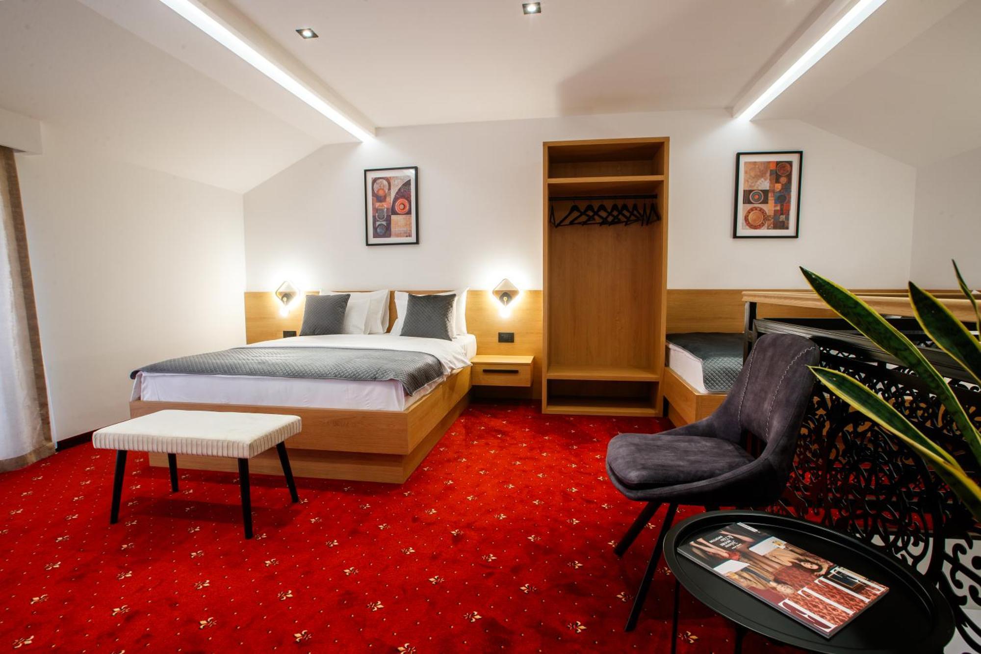Garni Hotel Royal Crown Subotica Exterior foto