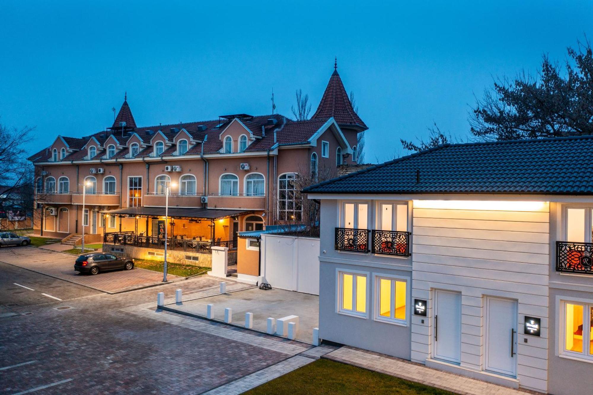 Garni Hotel Royal Crown Subotica Exterior foto